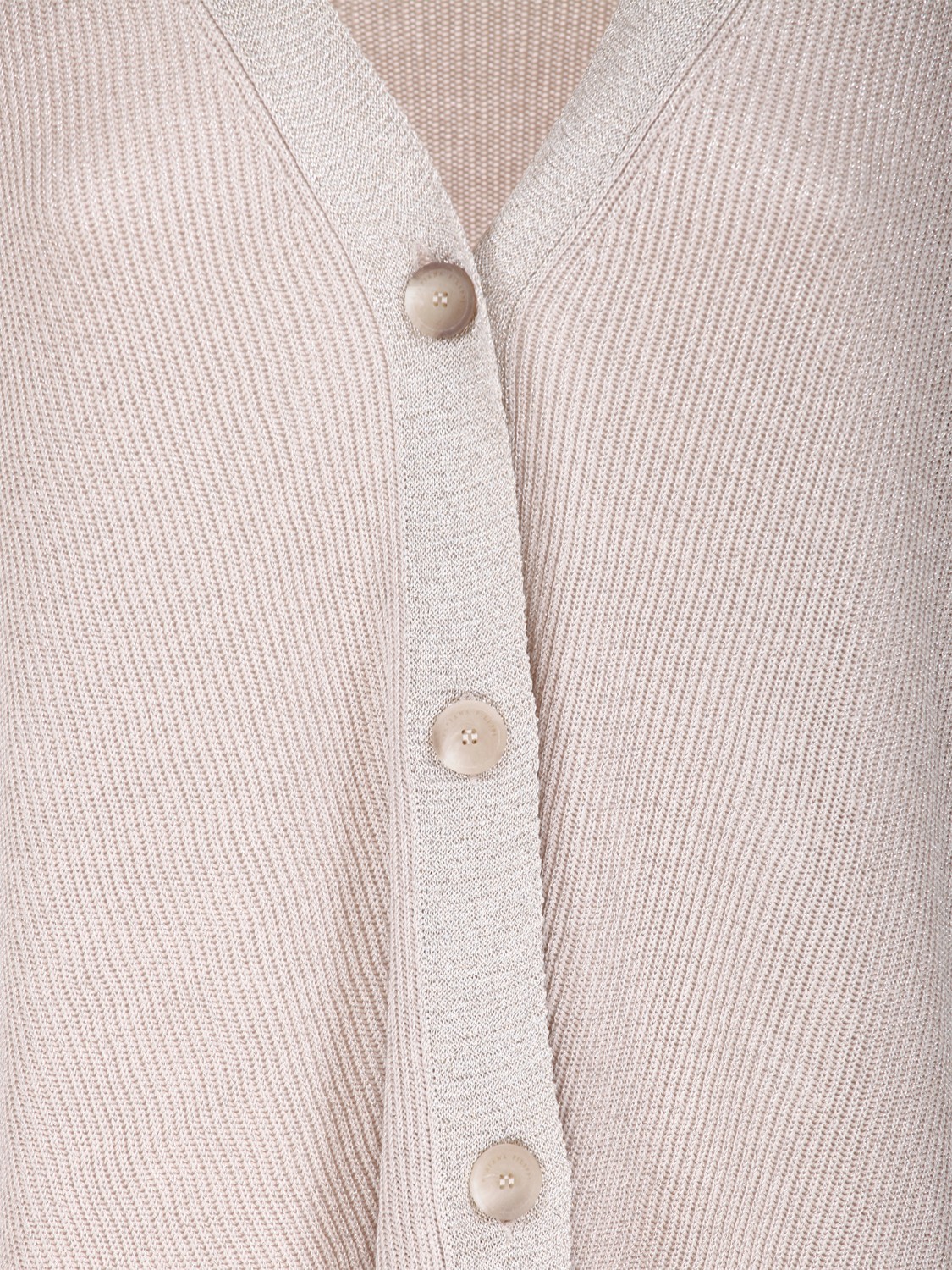 shop FABIANA FILIPPI Saldi Cardigan: Fabiana Filippi Cardigan lurex in cotone.
Scollo V.
Maniche lunghe.
Chiusura con bottoni.
Vestibilità morbida.
Composizione: 65% cotone 27% viscosa 8% poliestere.
Made in Italy.. MAD272W037-VR1 number 8779831